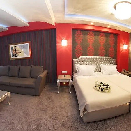 Odyssey & Hotel 4*