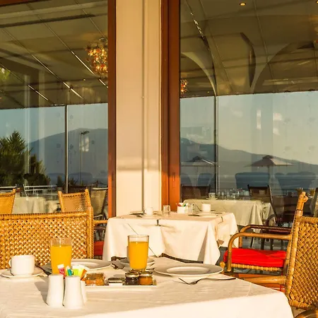 Odyssey & Hotel 4*