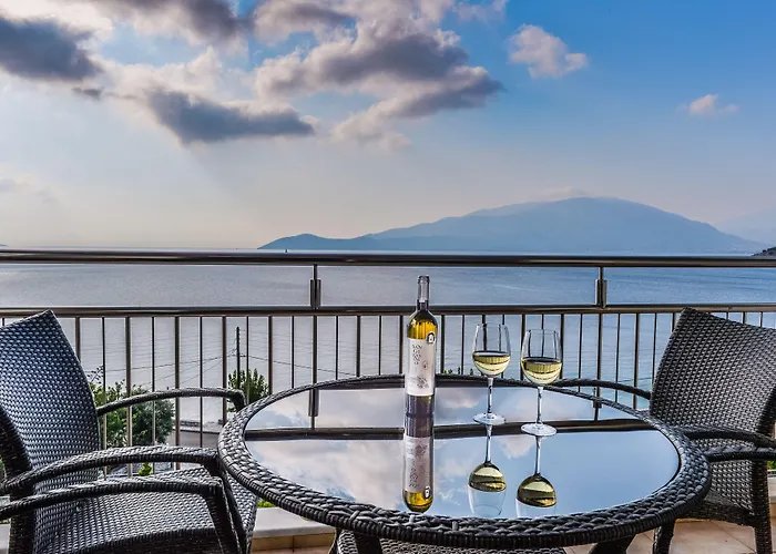 Hotel Odyssey & Agia Efimia