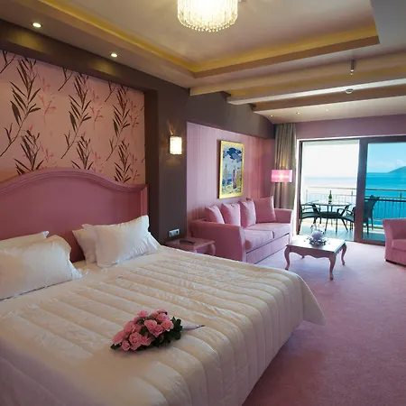 Odyssey & 酒店 4*