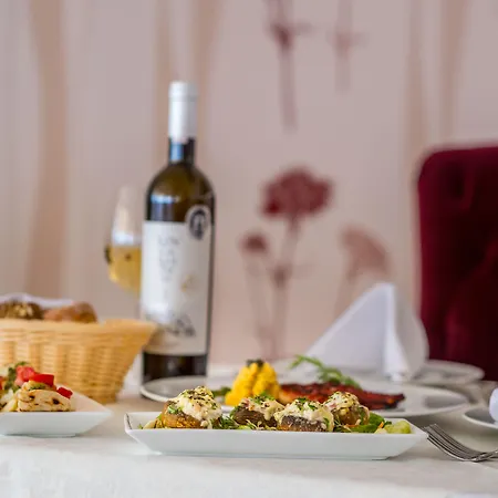 فندق Odyssey & 4*