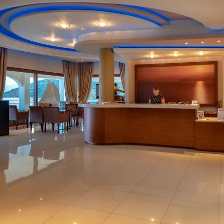 Odyssey & فندق أيّا إفيميا