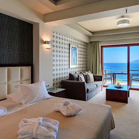 فندق Odyssey & أيّا إفيميا